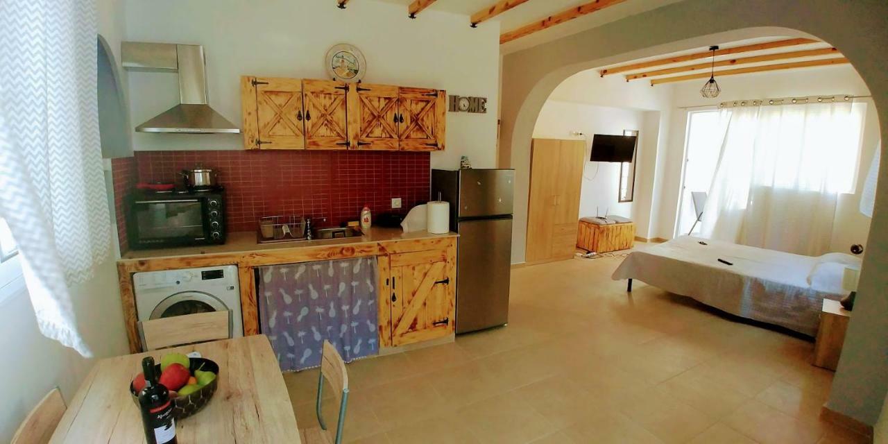 Beautiful House Of Psinthos Apartment Exterior photo